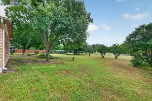 137 Tamarron Dr, Lakeside, TX 76135 - Photo 2