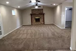 423 Columbia Cir, Irving, TX 75062 - Photo 8