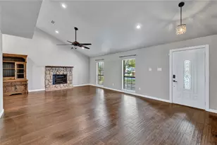 513 Harrington Ln, Euless, TX 76039 - Photo 4