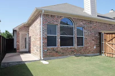9205 Regal Oaks Drive, McKinney, TX 75072 - Photo 2