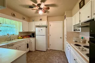 802 W 4th St, Clarksville, TX 75426 - Photo 4