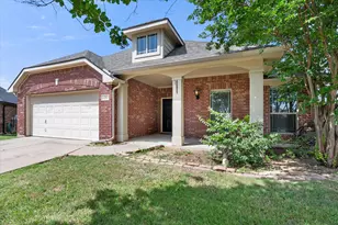 1205 Rosa Ln, Mansfield, TX 76063 - Photo 2