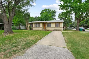 1402 Knight St, Denton, TX 76205 - Photo 2