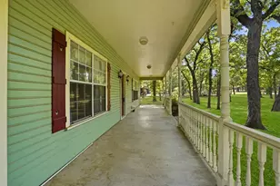 1000 Barry Ln, Cleburne, TX 76031 - Photo 6