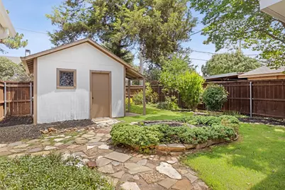 1405 Carnation Drive, Lewisville, TX 75067 - Photo 22