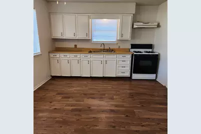 402 E Hinton Street, Tioga, TX 76271 - Photo 2