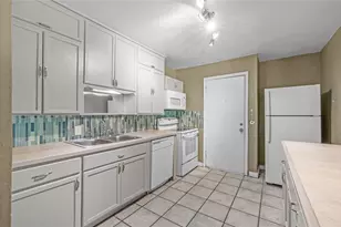 4723 Victor St, Dallas, TX 75246 - Photo 6
