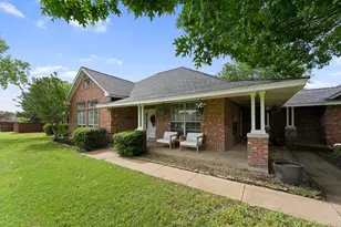 302 Thorntree Dr, Ovilla, TX 75154 - Photo 2
