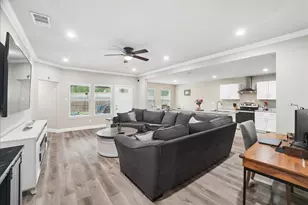 429 Cresthill Dr, Mesquite, TX 75149 - Photo 2