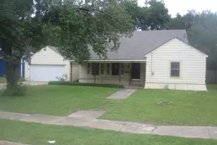 1104 Park Ave, Bonham, TX 75418 - Photo 1