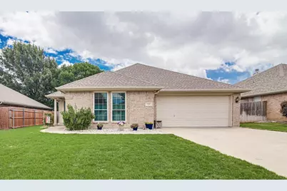 316 Angela Drive, Burleson, TX 76028 - Photo 2