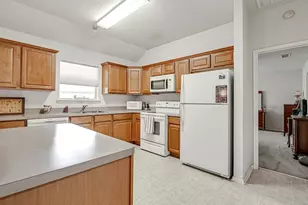 316 Angela Dr, Burleson, TX 76028 - Photo 8