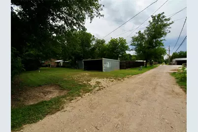 804 Kentucky Street, Graham, TX 76450 - Photo 36