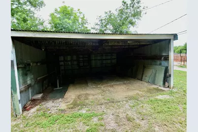 804 Kentucky Street, Graham, TX 76450 - Photo 38