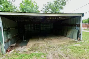 804 Kentucky St, Graham, TX 76450 - Photo 38