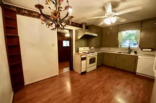 804 Kentucky St, Graham, TX 76450 - Photo 2