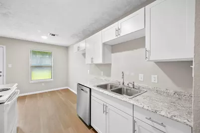 6219 Kelly Elliott Road, Arlington, TX 76001 - Photo 10