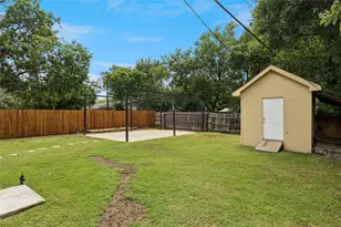 1042 SW 3rd St, Grand Prairie, TX 75051 - Photo 24