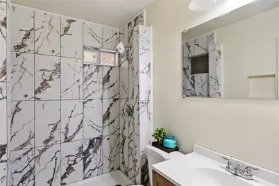 1042 SW 3rd Street, Grand Prairie, TX 75051 - Photo 18