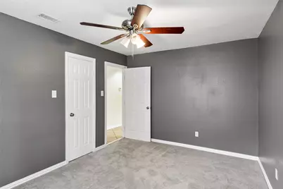 1042 SW 3rd Street, Grand Prairie, TX 75051 - Photo 16