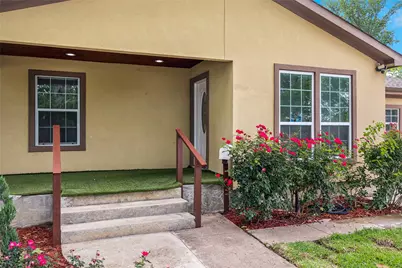 1042 SW 3rd Street, Grand Prairie, TX 75051 - Photo 4