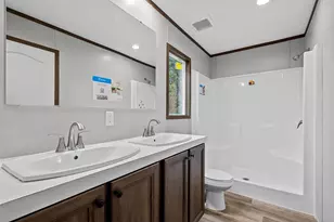 1107 Ridgeview Cir, Granbury, TX 76048 - Photo 2
