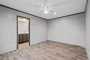 1107 Ridgeview Cir, Granbury, TX 76048 - Photo 14