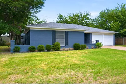 504 S Colonial Drive, Cleburne, TX 76033 - Photo 2