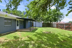 504 S Colonial Dr, Cleburne, TX 76033 - Photo 28