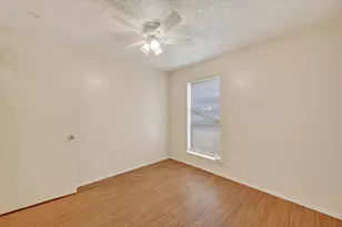 207 Water Ln, Crowley, TX 76036 - Photo 16