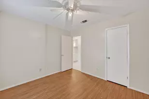 207 Water Ln, Crowley, TX 76036 - Photo 20