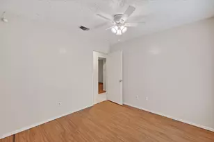 207 Water Ln, Crowley, TX 76036 - Photo 16