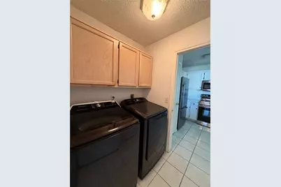 805 Hillbrooke Drive, Arlington, TX 76001 - Photo 6