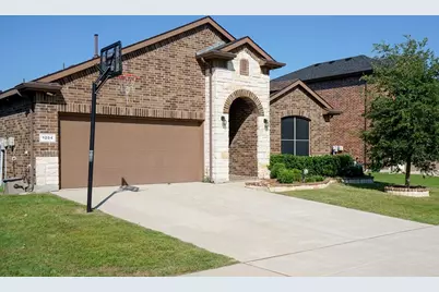 1204 Burlingame Drive, Cleburne, TX 76033 - Photo 2