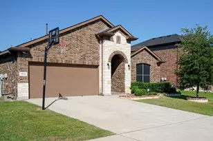 1204 Burlingame Dr, Cleburne, TX 76033 - Photo 2