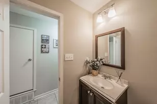 6037 Lindy Ln, Watauga, TX 76148 - Photo 18