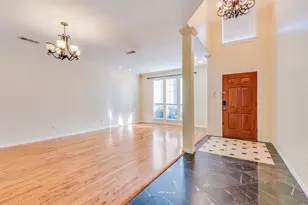 911 Harwood Ct, Euless, TX 76039 - Photo 2