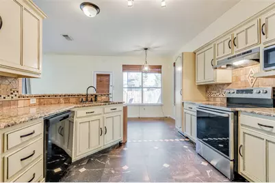 911 Harwood Court, Euless, TX 76039 - Photo 12