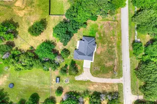 1355 Jay Bird Rd, Springtown, TX 76082 - Photo 40
