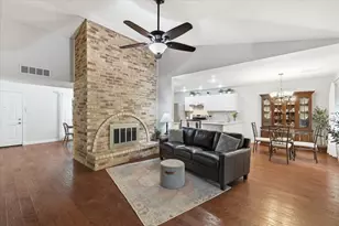 2837 Edinburg Ln, Flower Mound, TX 75028 - Photo 6