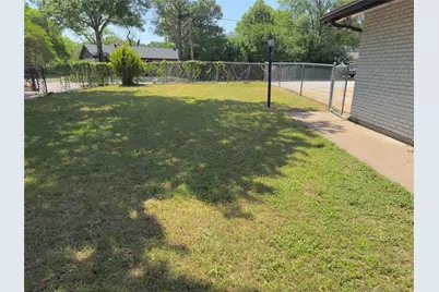 1617 E Union Bower Road, Irving, TX 75061 - Photo 2