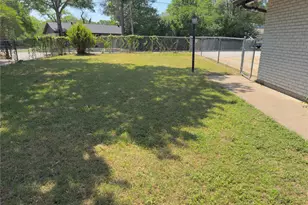 1617 E Union Bower Rd, Irving, TX 75061 - Photo 2