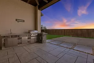 1713 Roundtree Cir E, Fort Worth, TX 76008 - Photo 38