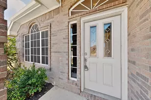 5720 Colorado Ct, Haltom City, TX 76137 - Photo 2