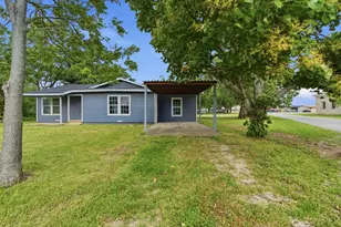 203 N Kickapoo St, Lipan, TX 76462 - Photo 4