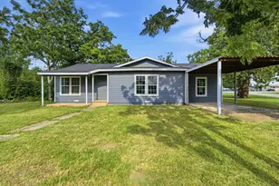203 N Kickapoo St, Lipan, TX 76462 - Photo 2