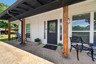 614 Colonial Dr, Athens, TX 75751 - Photo 2