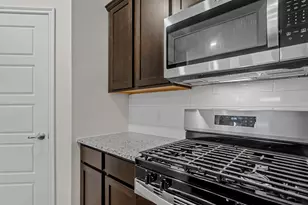 8422 Everly Dr, Garland, TX 75043 - Photo 4