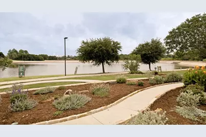 1010 Noble Avenue, Carrollton, TX 75006 - Photo 12