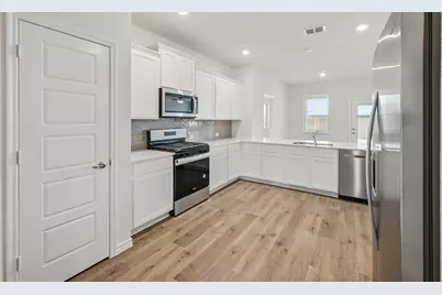 7081 Bison Creek Lane, Garland, TX 75043 - Photo 2